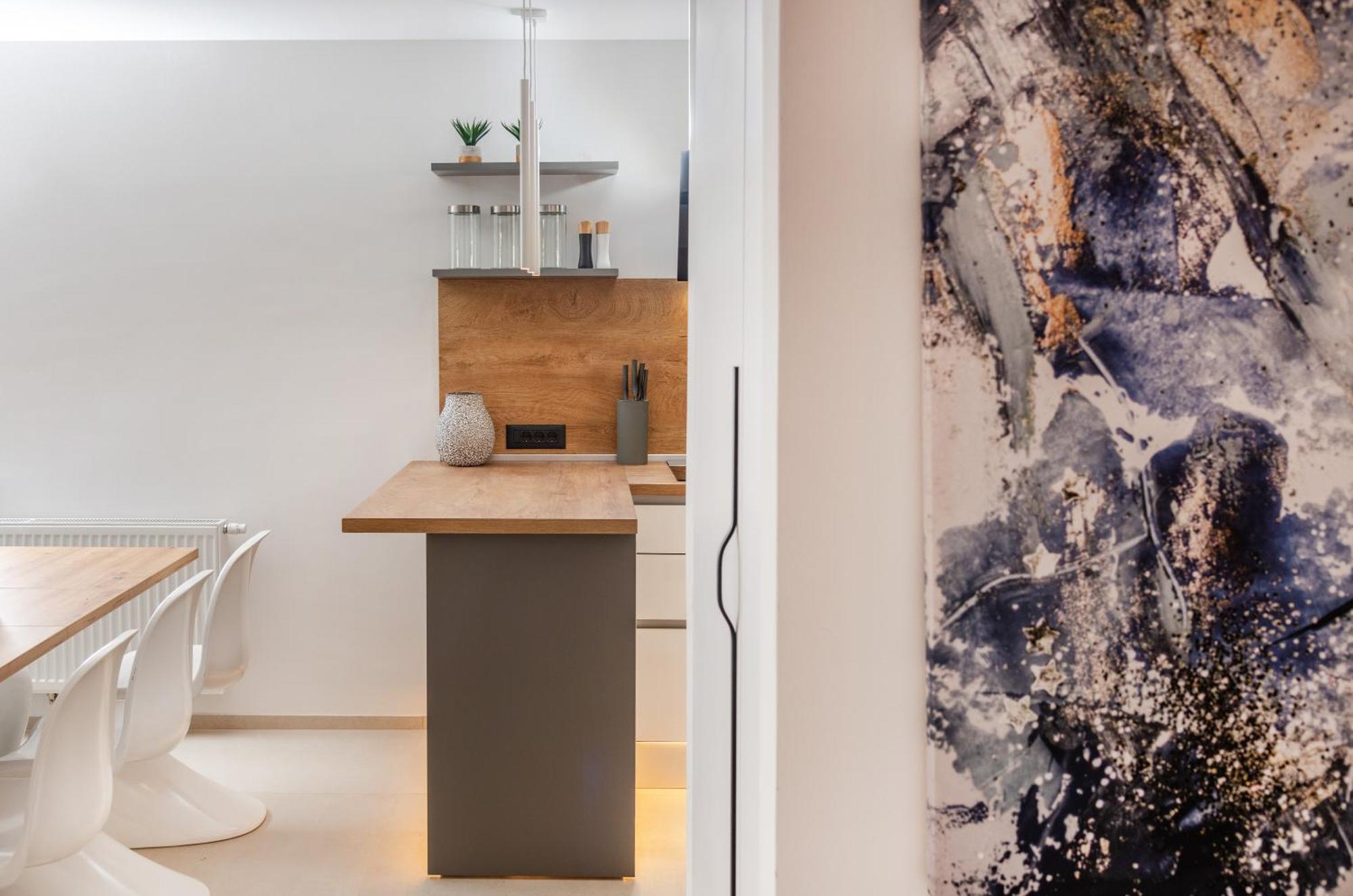 Cro.Lo Modern Retreat Apartment Split Exterior photo